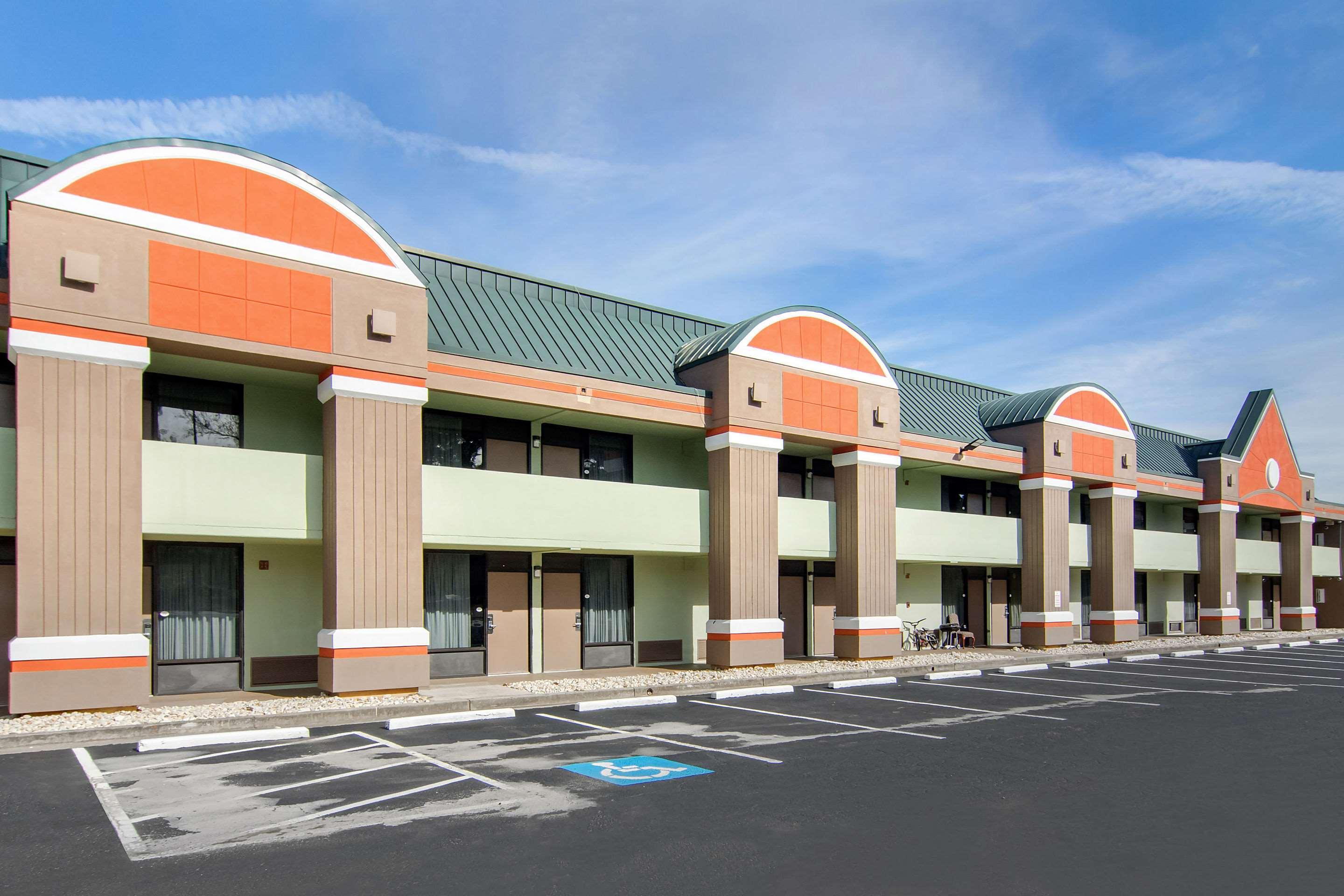 Suburban Studios Macon Esterno foto