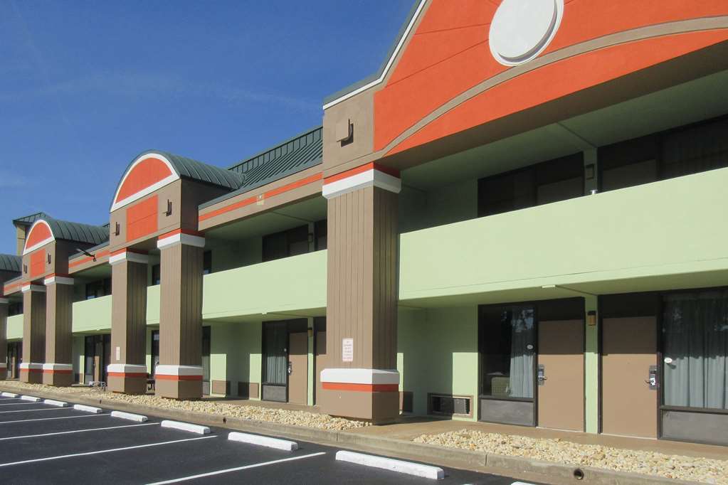Suburban Studios Macon Esterno foto